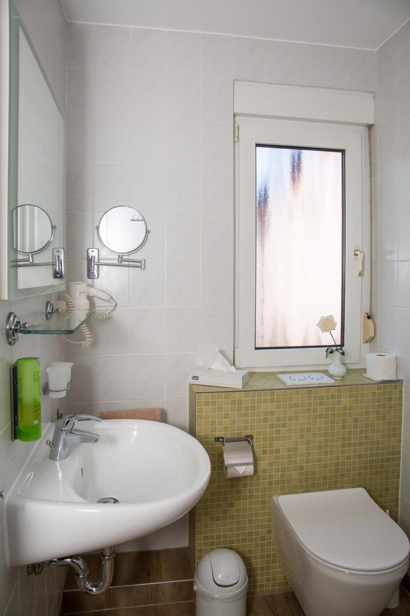 Das Fritz Hotel Schwerin Schoene Lage Im Gruenen Mit Regionaler Kueche Kostenfreien Parkplaetzen Und E Ladestation Dış mekan fotoğraf
