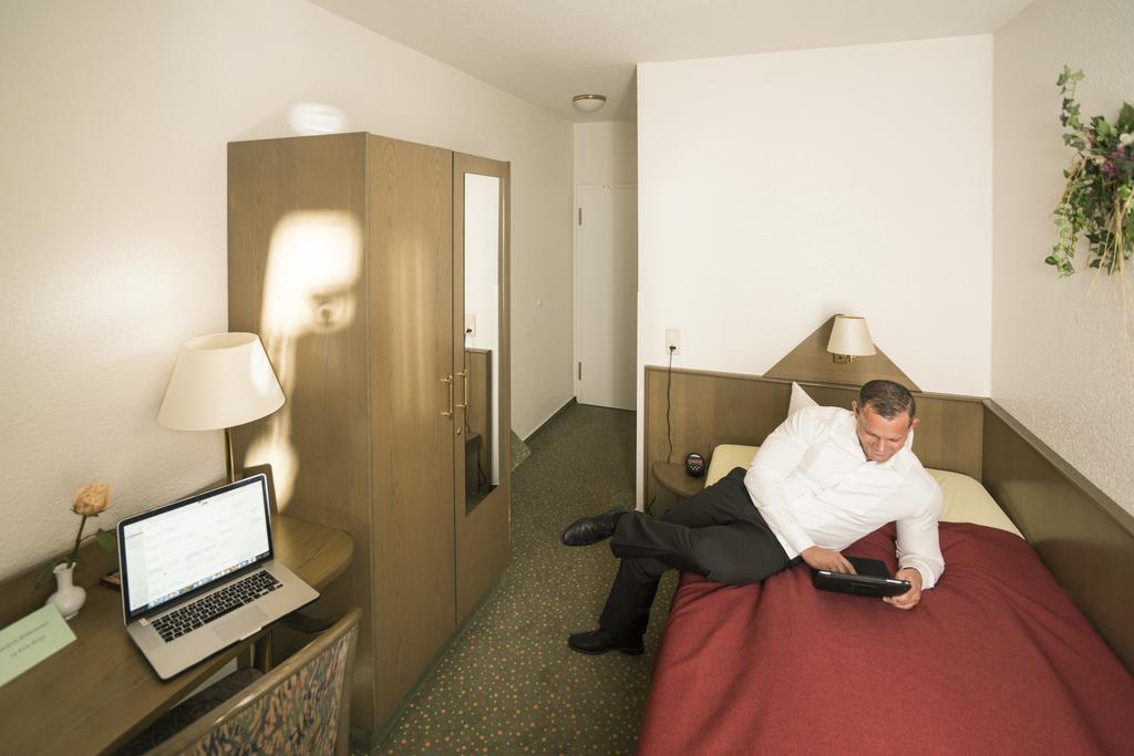Das Fritz Hotel Schwerin Schoene Lage Im Gruenen Mit Regionaler Kueche Kostenfreien Parkplaetzen Und E Ladestation Oda fotoğraf